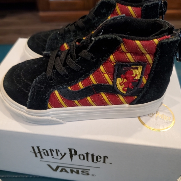 Vans X Harry Potter Sk8-Hi Zip Toddler size 6 - Picture 3 of 6
